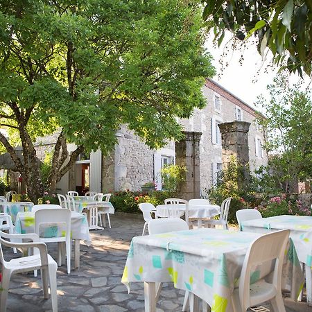 Hotel Restaurant Le Sully Saint-Saud-Lacoussière Buitenkant foto