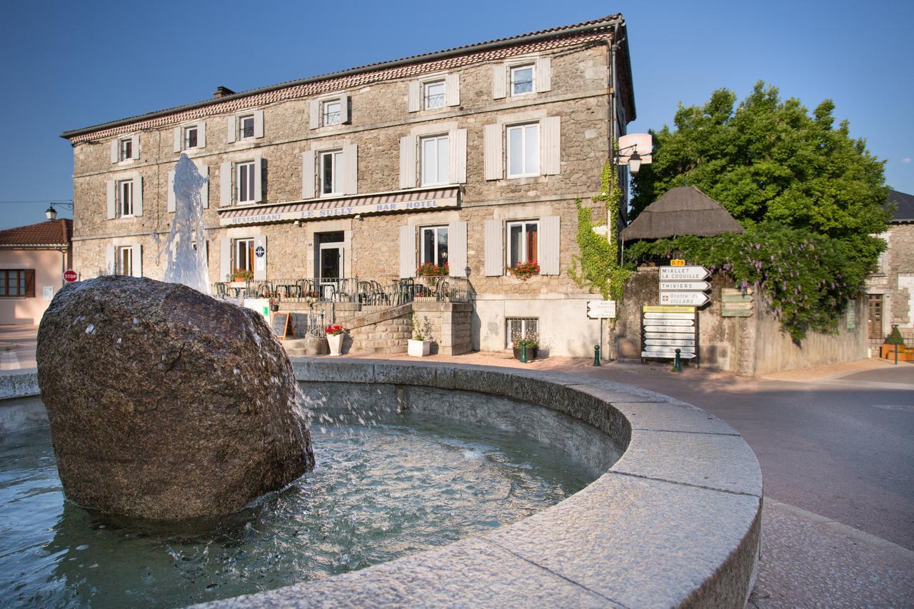 Hotel Restaurant Le Sully Saint-Saud-Lacoussière Buitenkant foto